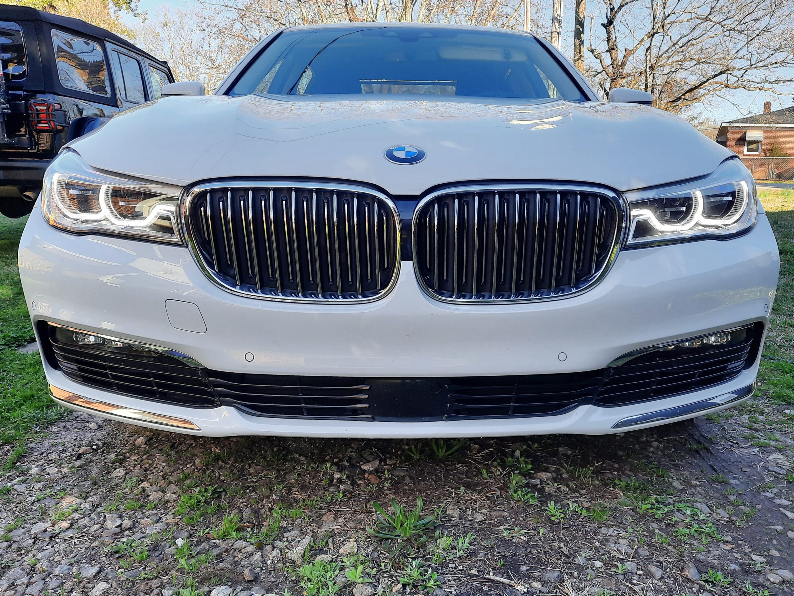 BMW Front-View Photo